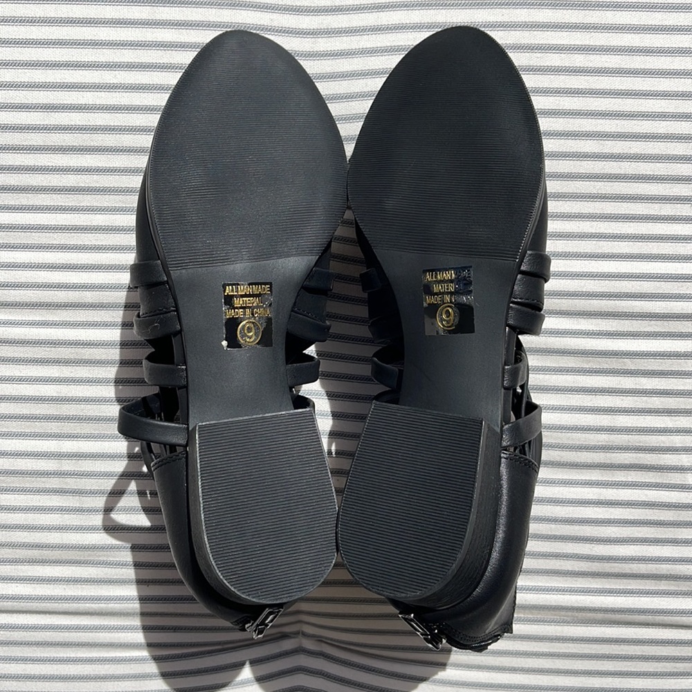 Black size 9 Ankle Booties - Picture 4 of 4